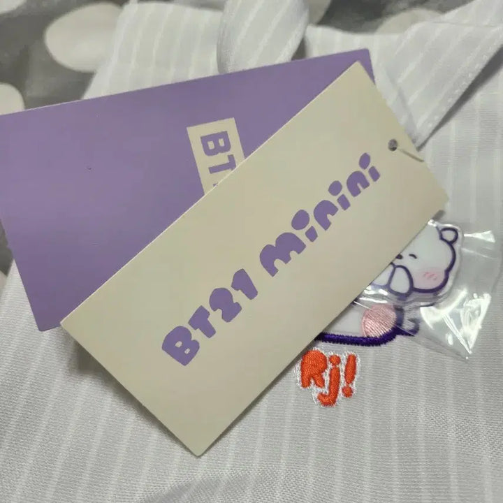 [BUNJANG] BT21 RJ Eco Bag + Keyring Set / BT21 RJ 에코백 + 키링 세트