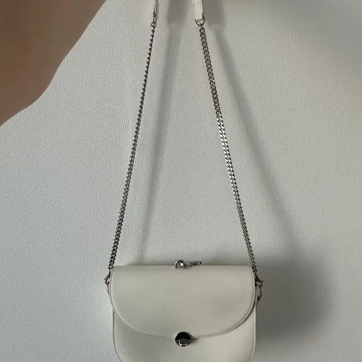 [BUNJANG] Latelee Studio White Saddle Bag / Latelee studio 화이트 새들백