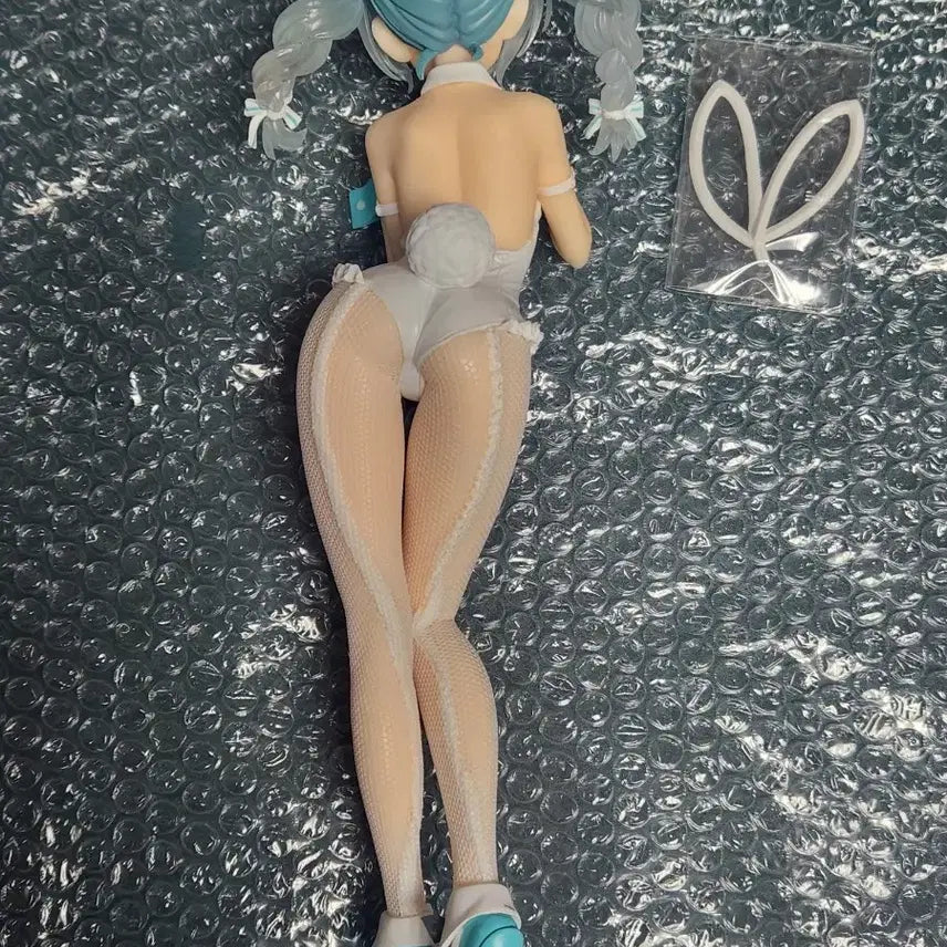 [BUNJANG] Vocaloid Hatsune Miku Rurudo White Bunny Figure / 보컬로이드 하츠네 미쿠 루루도 화이트 바니 피규어 팝니다!