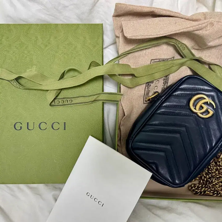 [BUNJANG] Gucci GG Marmont Matelassé Mini Bag Black / 구찌 GG 마몽 마틀라세 미니백(정품/네고가능)