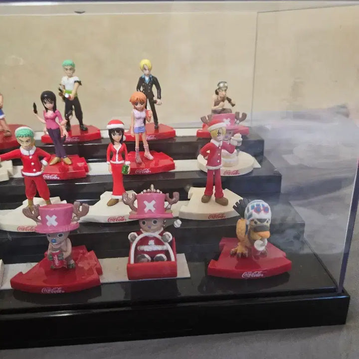 [BUNJANG] One Piece x Coca-Cola Collaboration Mini Figure Set (16 Types, Case Included) / 원피스 코카콜라 콜라보 미니 피규어 세트 16종(케이스포함)