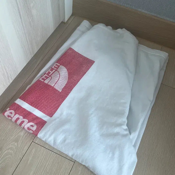 [BUNJANG] Supreme x The North Face Collaboration White T-Shirt XL / 슈프림 노스페이스 화이트 티셔츠 xl