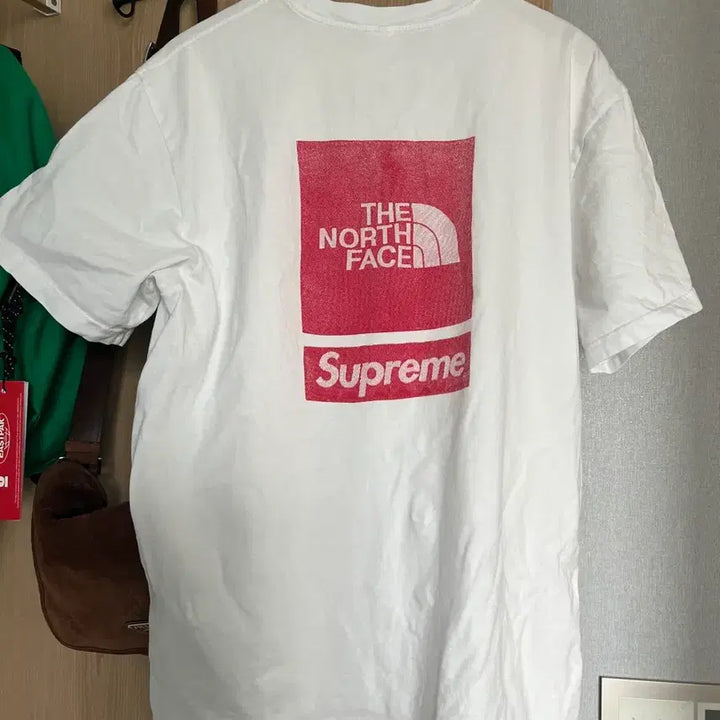 [BUNJANG] Supreme x The North Face Collaboration White T-Shirt XL / 슈프림 노스페이스 화이트 티셔츠 xl