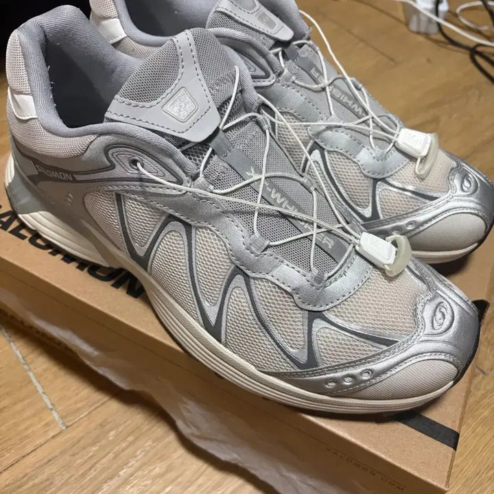 [BUNJANG] Salomon Whisper Luna Rock Silver Sneakers (Size 290) / 살로몬 위스퍼 루나 락 실버 290