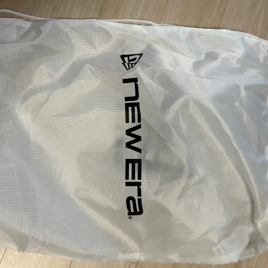 [BUNJANG] New Era Bandana Set with Stickers / 2개 New Era 반다나 스폐셜 두건, 스티커들 판매합니다