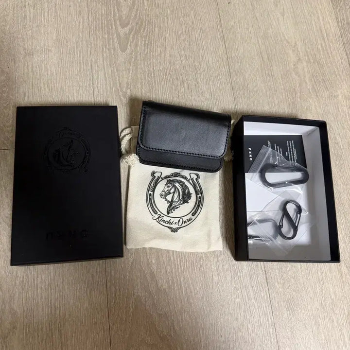[BUNJANG] Kinch x ONRU Collaboration Leather Card Holder / 킨치 온루 말가죽 콜라보 카드지갑