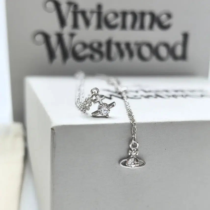 [BUNJANG] Vivienne Westwood Cross Single Diamond Necklace / 비비안 웨스트우드 크로스 싱글 다이아몬드 목걸이