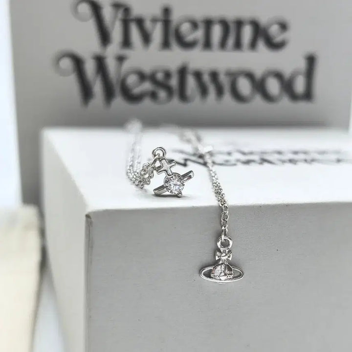[BUNJANG] Vivienne Westwood Cross Single Diamond Necklace / 비비안 웨스트우드 크로스 싱글 다이아몬드 목걸이