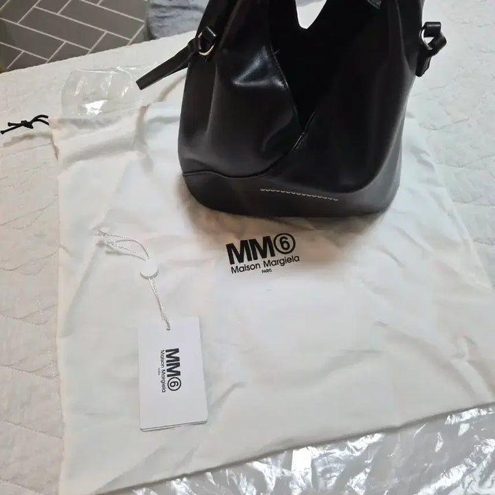 [BUNJANG] Maison Margiela MM6 Japanese Crossbody Bag / 메종마르지엘라 mm6 재패니즈 크로스백
