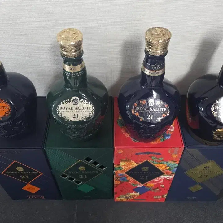 [SOLD OUT] 로얄살루트 위스키 공병