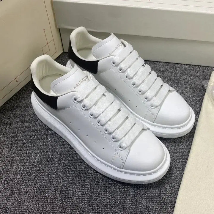 [BUNJANG] Alexander McQueen Oversized Sole Sneakers White Black / 알렉산더맥퀸 오버솔 스니커즈 화이트 블랙