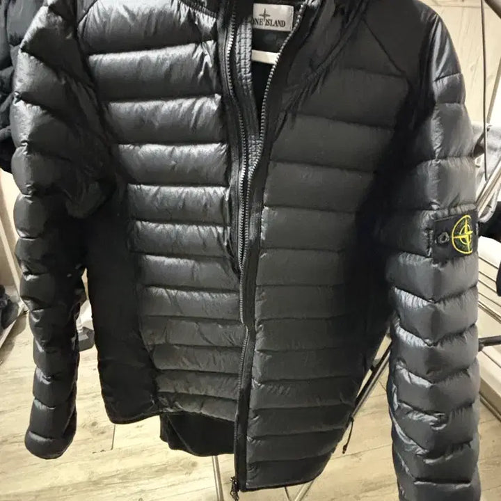 [BUNJANG] Stone Island Lightweight Padded Jacket / 스톤아일랜드 블랙 패딩 자켓
