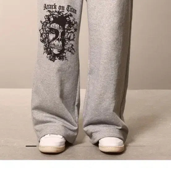 [BUNJANG] Attack on Titan Wide Sweatpants Grey / 진격의 거인 와이드 스웨트 팬츠 회색