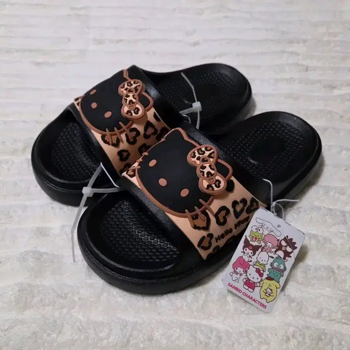 [BUNJANG] Hello Kitty Slippers (230, 240) / 호피키티 슬리퍼230,240