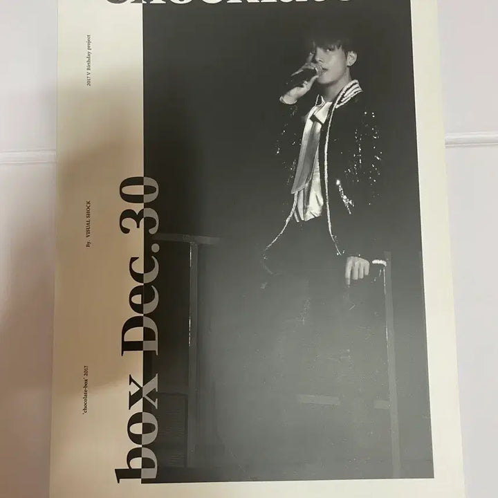 [BUNJANG] BTS V 2017 Visual Shock Chocolate Box Exhibition Photobook / BTS V 2017 비주얼 쇼크 초콜릿박스 전시회 도록