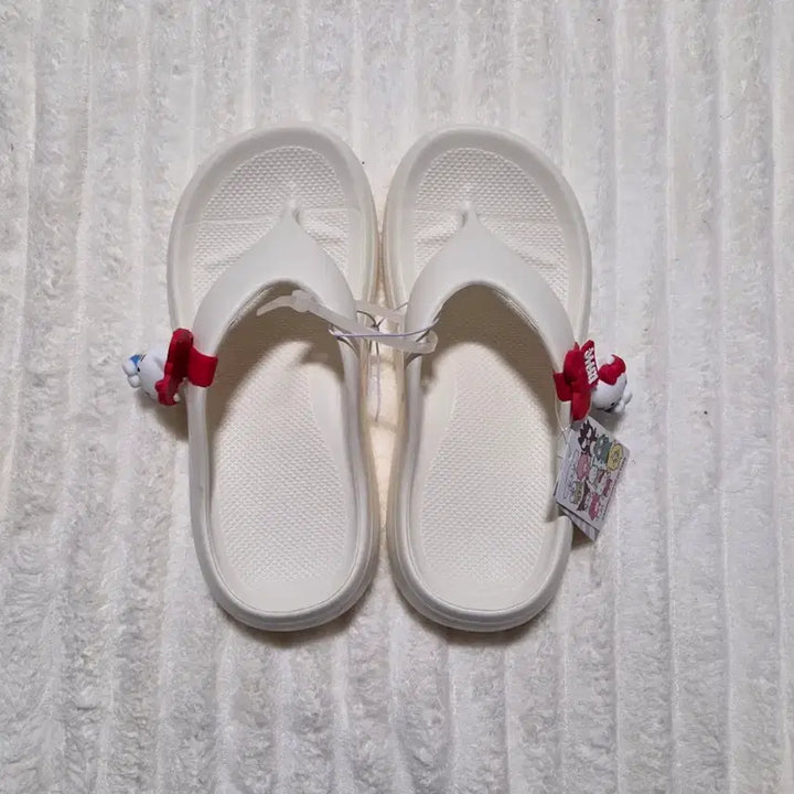 [BUNJANG] Hello Kitty White Flip-Flops (240) / 흰색키티쪼리 240