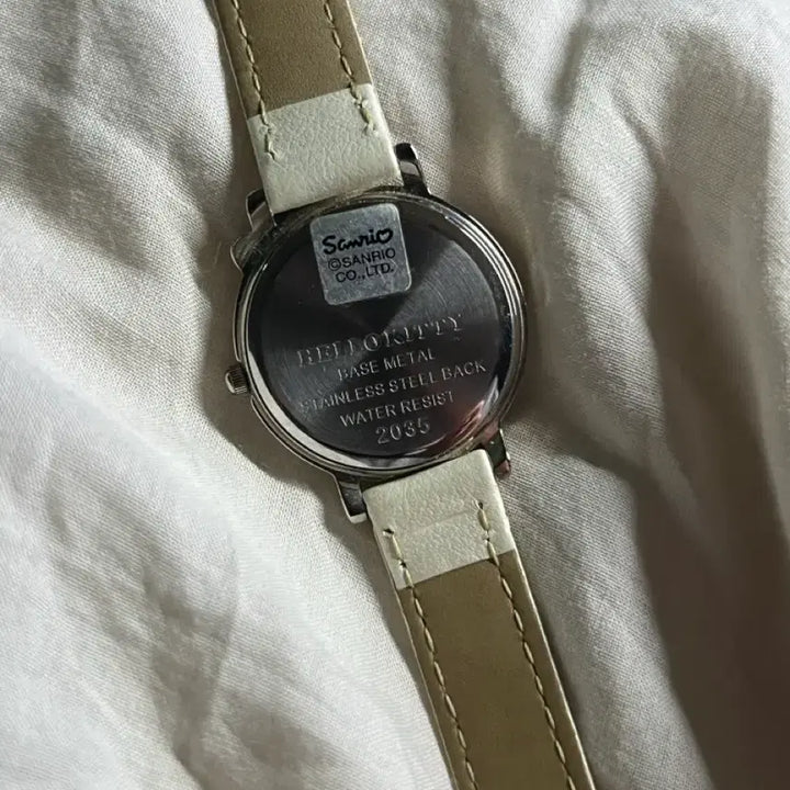 [BUNJANG] Vintage Sanrio Hello Kitty Wristwatch White / (13,000) 고전 산리오 헬로키티 손목시계 화이트