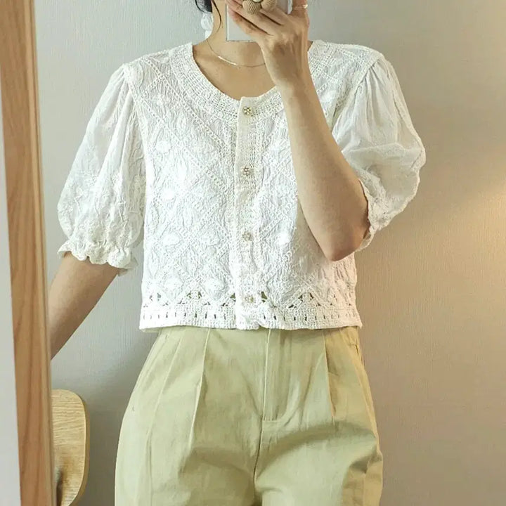 [BUNJANG] Banake Punching Lace Blouse / (F)반에이크 여성 반팔 블라우스 펀칭 레이스