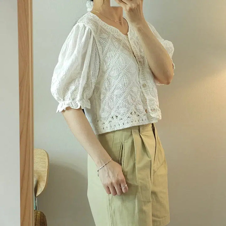 [BUNJANG] Banake Punching Lace Blouse / (F)반에이크 여성 반팔 블라우스 펀칭 레이스