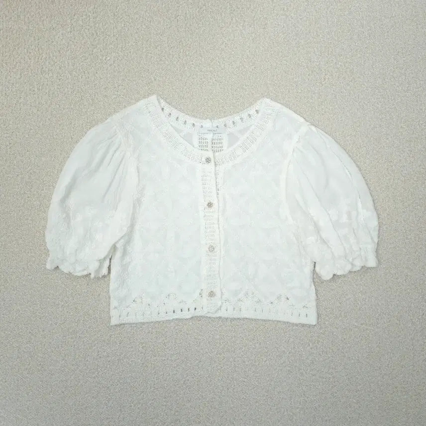 [BUNJANG] Banake Punching Lace Blouse / (F)반에이크 여성 반팔 블라우스 펀칭 레이스