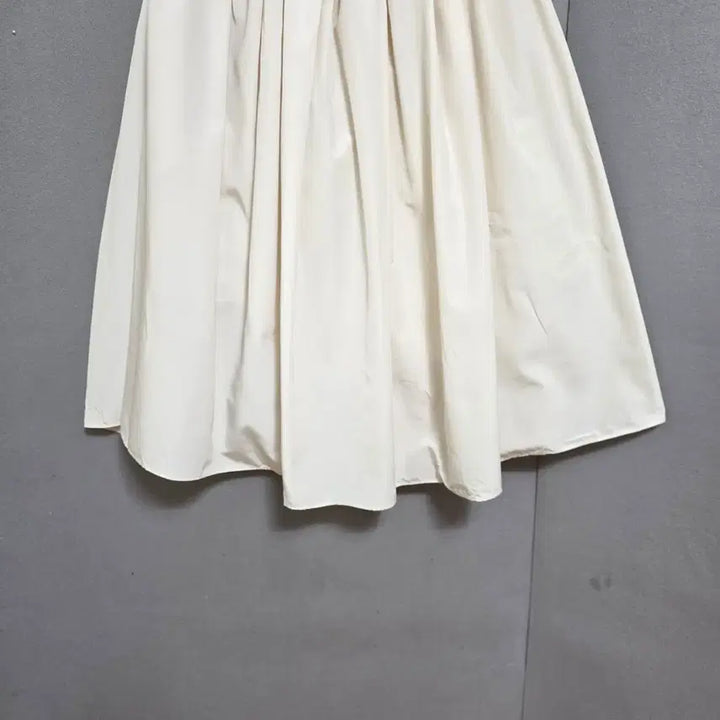 [BUNJANG] Kobe Yamanote Ivory Full Fit Skirt / 고베 야마노테 아이보리 풍성한핏 스커트 F   n5208   미착용제품