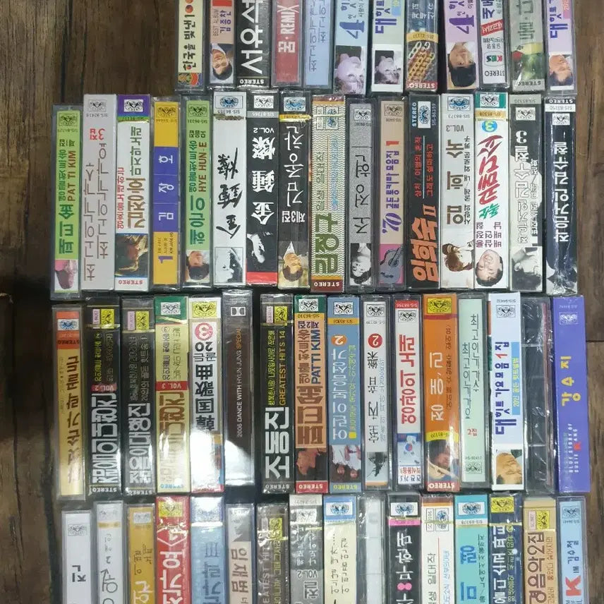 [BUNJANG] Sealed K-Pop/Pop Cassette Tape Collection (60 pcs) / 가요/경음악 카세트 테이프 미개봉 모음