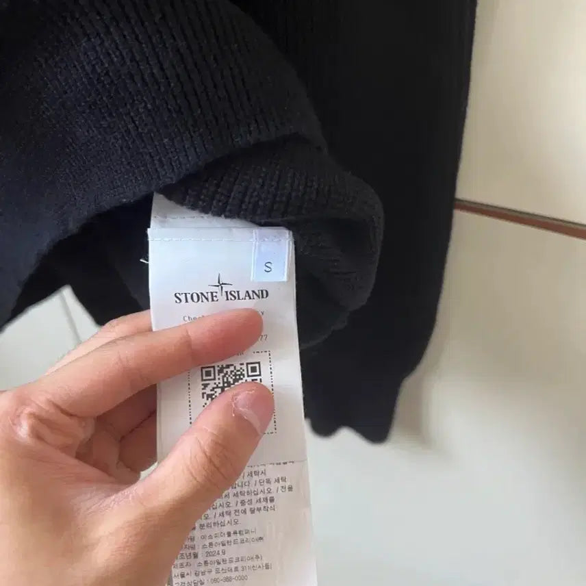 [BUNJANG] Stone Island Black Knit Sweater Size S (Fits M) / 스톤아일랜드 블랙 니트