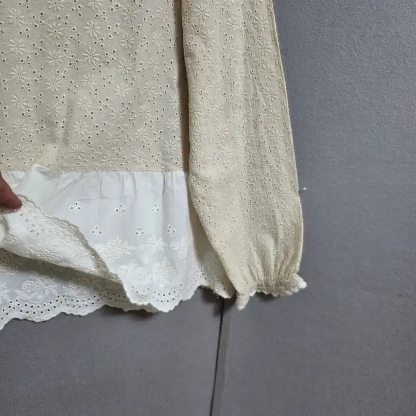 [BUNJANG] Beige Cotton Blouse / 면수이쁜 블라우스 F   n5210