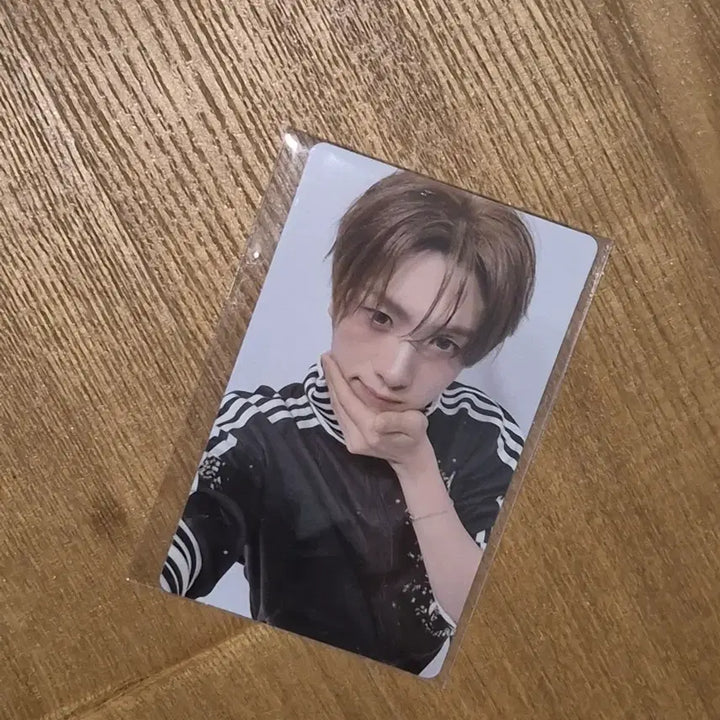 [BUNJANG] TWS Youngjae Lucky Draw Photocard (Tragedy Ver.) / tws투어스 영재 포카 아궁빵 특전 위버스 럭키드로우 럭드 양도