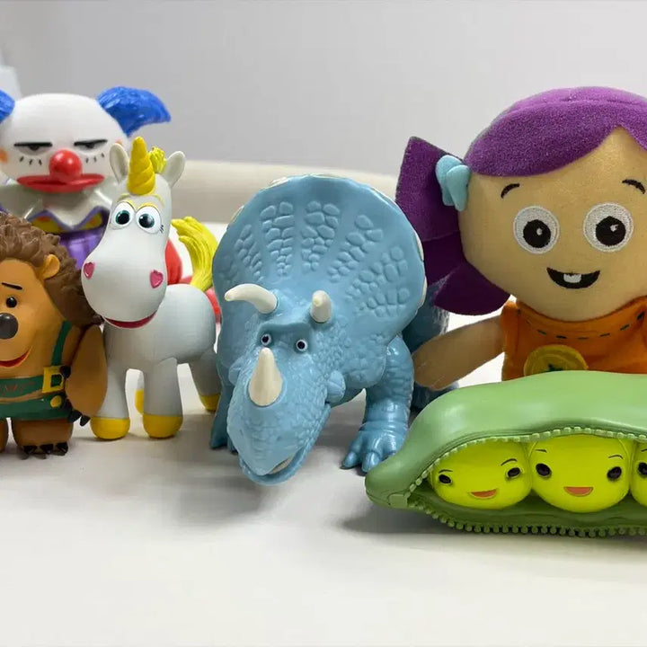 [BUNJANG] Toy Story Trixie Figure / 토이스토리  트릭시 피규어
