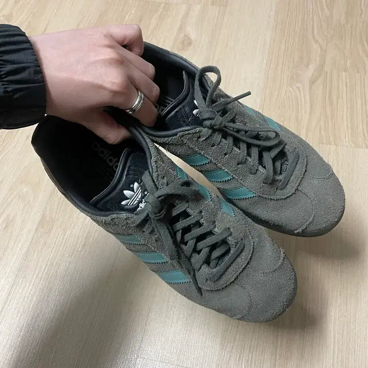 [BUNJANG] Adidas Gazelle Pantone Black / 아디다스 가젤 팬톤블랙 255