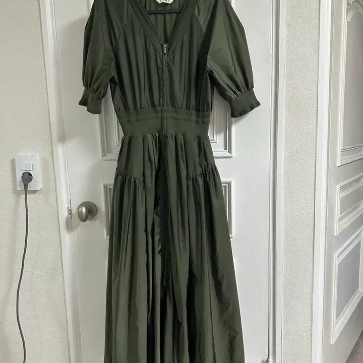 [BUNJANG] TIME Khaki Puff Sleeve Long Dress (S) / 타임 TIME 카키 퍼프소매 롱 원피스 55 (S)