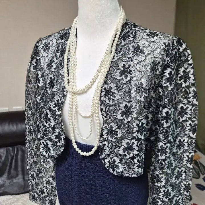[BUNJANG] Elegant Full Lace Embroidery Jacket / 세련 전체 레이스자수 자켓