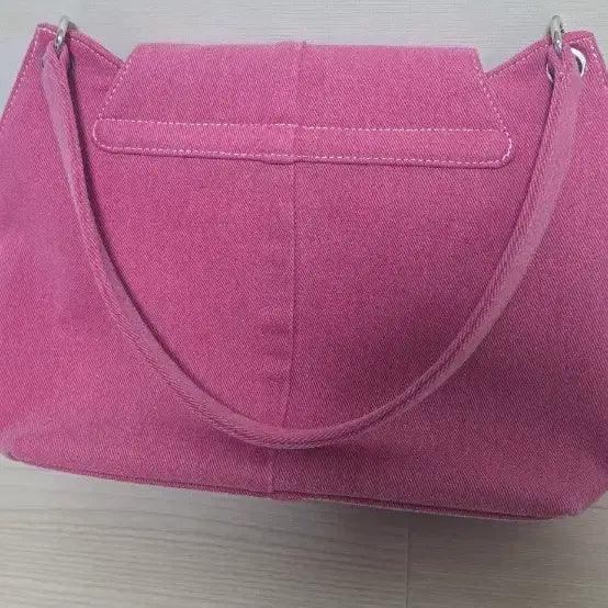 [BUNJANG] Kellys Guess Giselle Upcycled Bag / 켈리즈 게스 지젤
