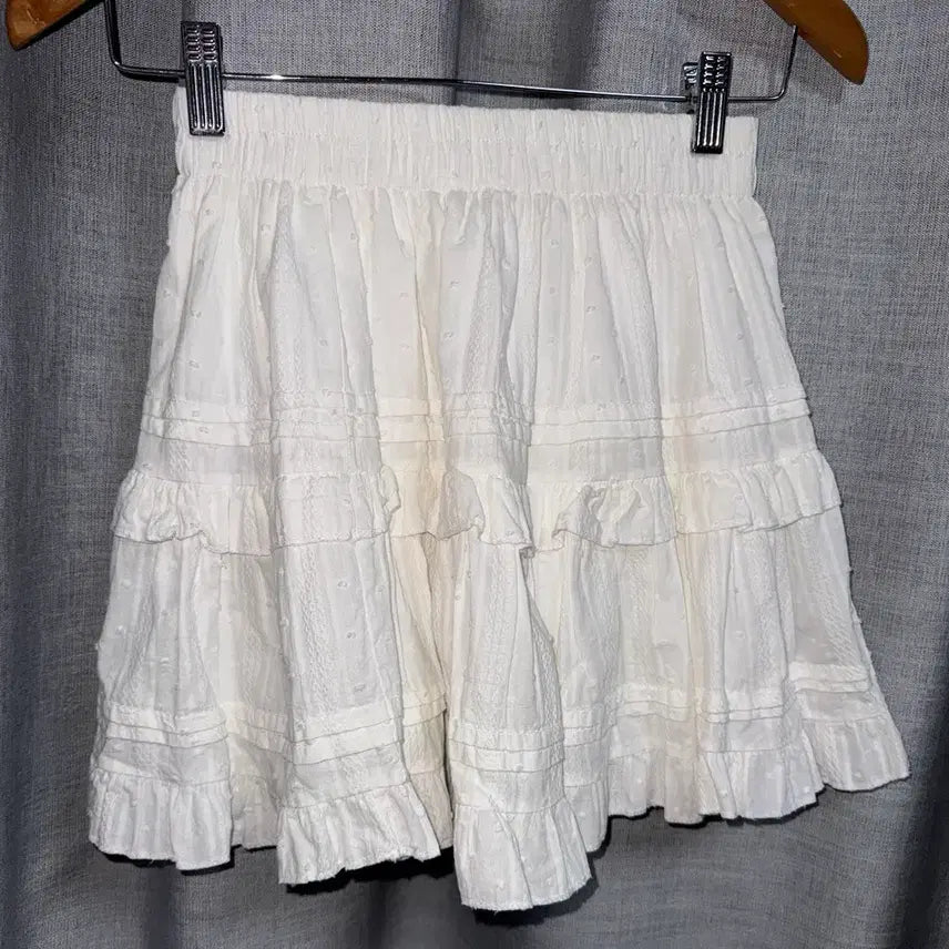 [BUNJANG] Lovely Eyelet Lace Ruffle Layered Skirt with Built-in Shorts / (속바지 내장)러블리 캉캉 레이스 펀칭 프릴 도트 레이어드 스커트