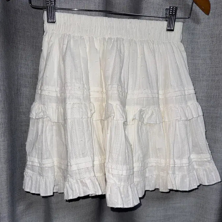 [BUNJANG] Lovely Eyelet Lace Ruffle Layered Skirt with Built-in Shorts / (속바지 내장)러블리 캉캉 레이스 펀칭 프릴 도트 레이어드 스커트