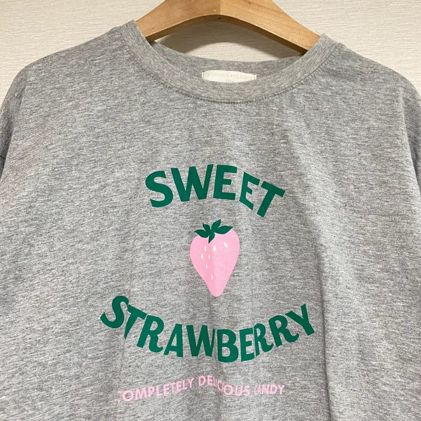 [BUNJANG] Strawberry Print Short Sleeve T-Shirt / 딸기 프린팅 반팔 티셔츠