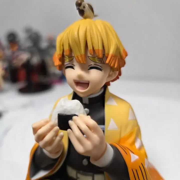 [BUNJANG] Demon Slayer Zenitsu Onigiri Figure (No Box) / 귀멸의 칼날 젠이츠 주먹밥 피규어(노박스)