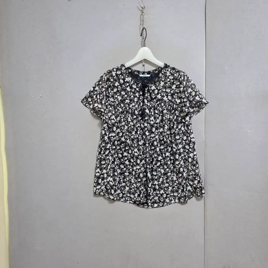 [BUNJANG] BCBG Flower Chiffon Blouse / BCBG 플라워 쉬폰 블라우스 66  n5216