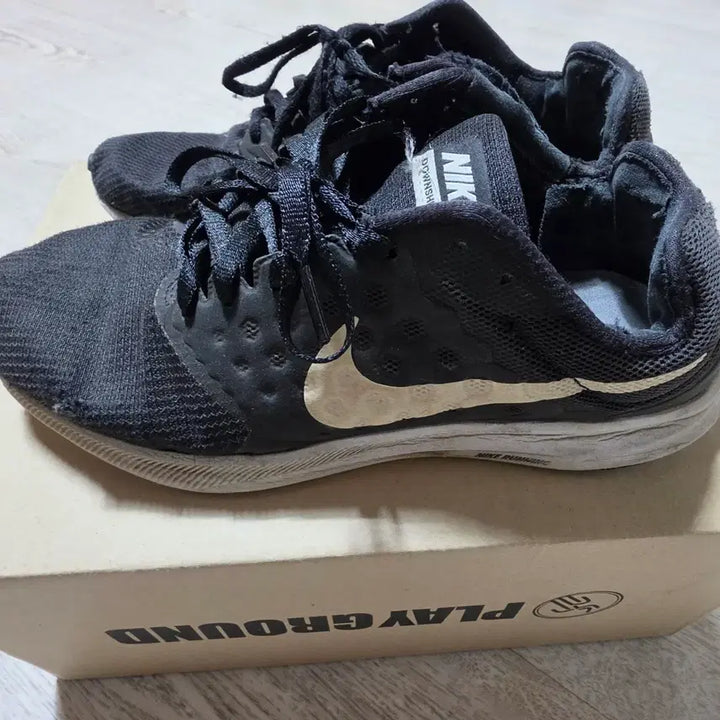 [BUNJANG] Nike Running Shoes Black 255mm / 나이키 운동화 검정색 런닝화 255