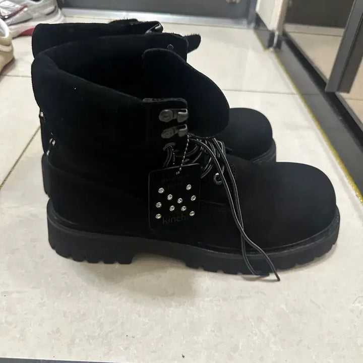 [BUNJANG] My Name Is Peter x Kinch Boots / 마이네임이즈피터 x 킨치 부츠 300