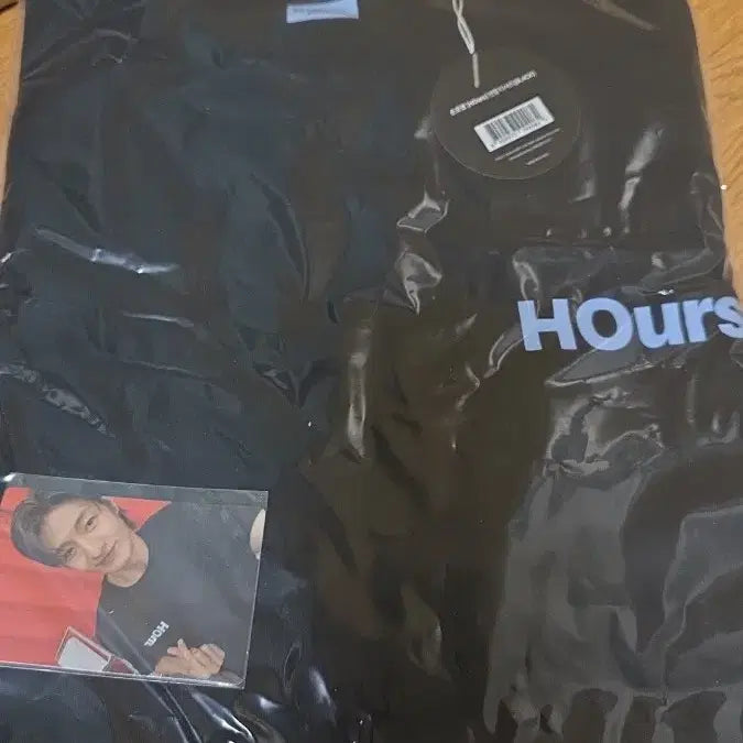[BUNJANG] Son Ho Young Hours Black T-Shirt / 손호영 Hours 티셔츠
