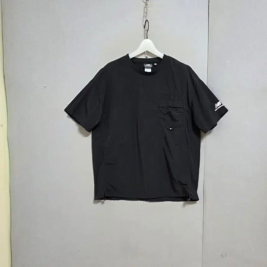 [BUNJANG] New Balance Windbreaker T-Shirt Black / 뉴발란스 바람막이 티셔츠 90 S  n5221