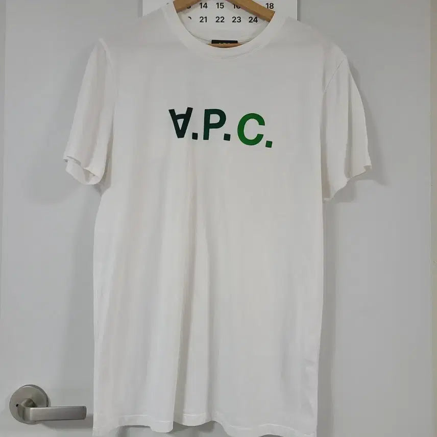 [BUNJANG] APC Logo Short Sleeve T-Shirt / 2022년 apc 아페쎄 백화점판 로고 반팔 티셔츠