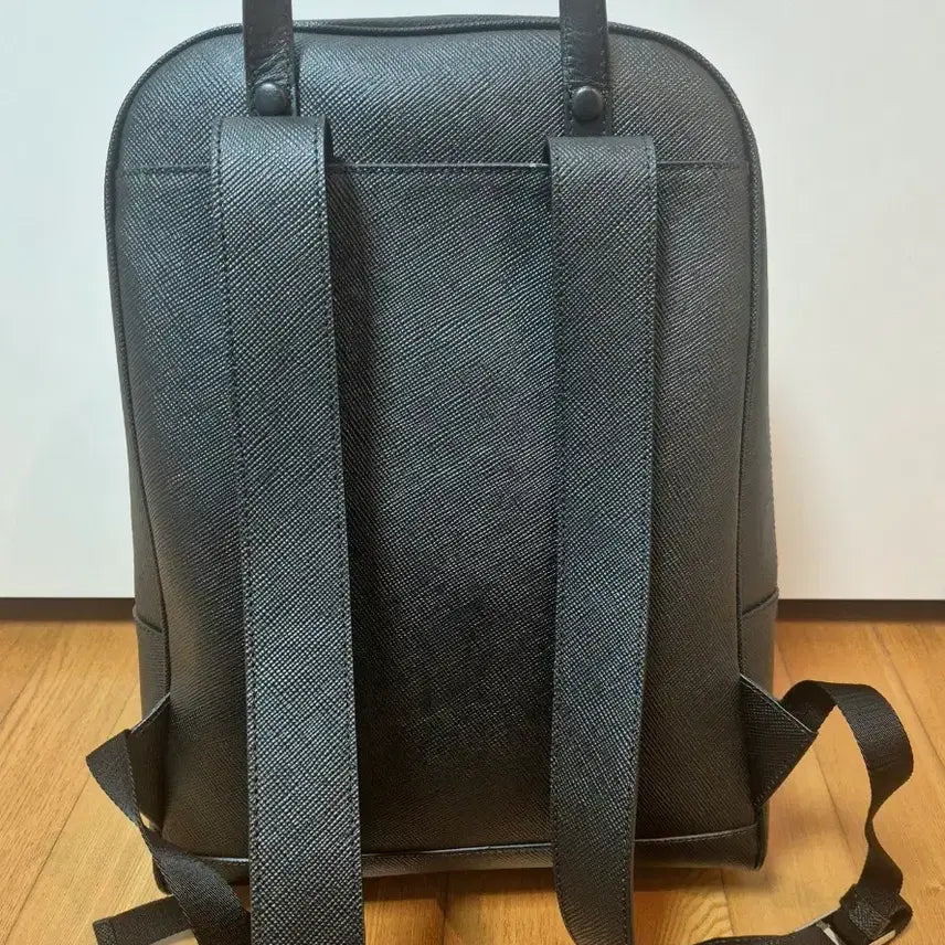 [BUNJANG] Saffiano Leather Backpack Black / 사피아노 백팩 블랙