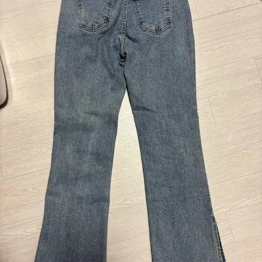 [BUNJANG] Million Kor Bootcut Jeans / 밀리언코르 부츠컷 청바지