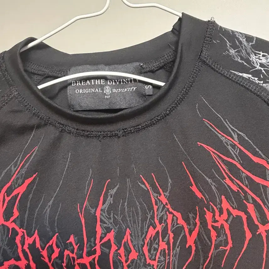 [BUNJANG] Breathe Divinity Red Compression T-Shirt Size S / breathedivinity 레드 컴프레션 티셔츠 사이즈 s