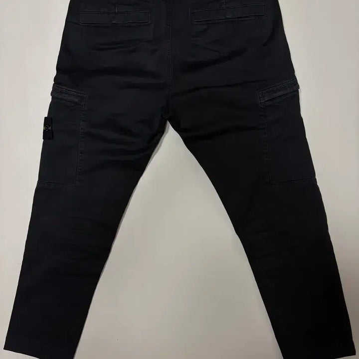 [BUNJANG] Stone Island Patch Zipper Cargo Pants (W31) / 스톤아일랜드 와펜 패치 블랙 지퍼 카고 팬츠(W31)