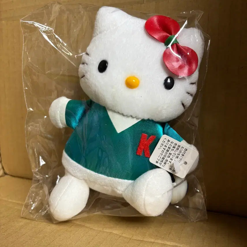 [BUNJANG] 2002 Classic Kitty Soccer Plush / 2002고전키티축구인형