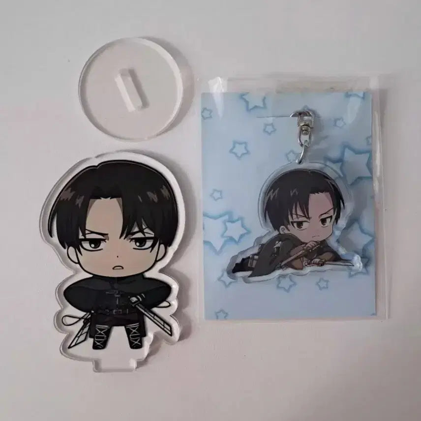 [BUNJANG] Attack on Titan Levi Acrylic Keychain / 진격거 키링 스텐딩 판매
